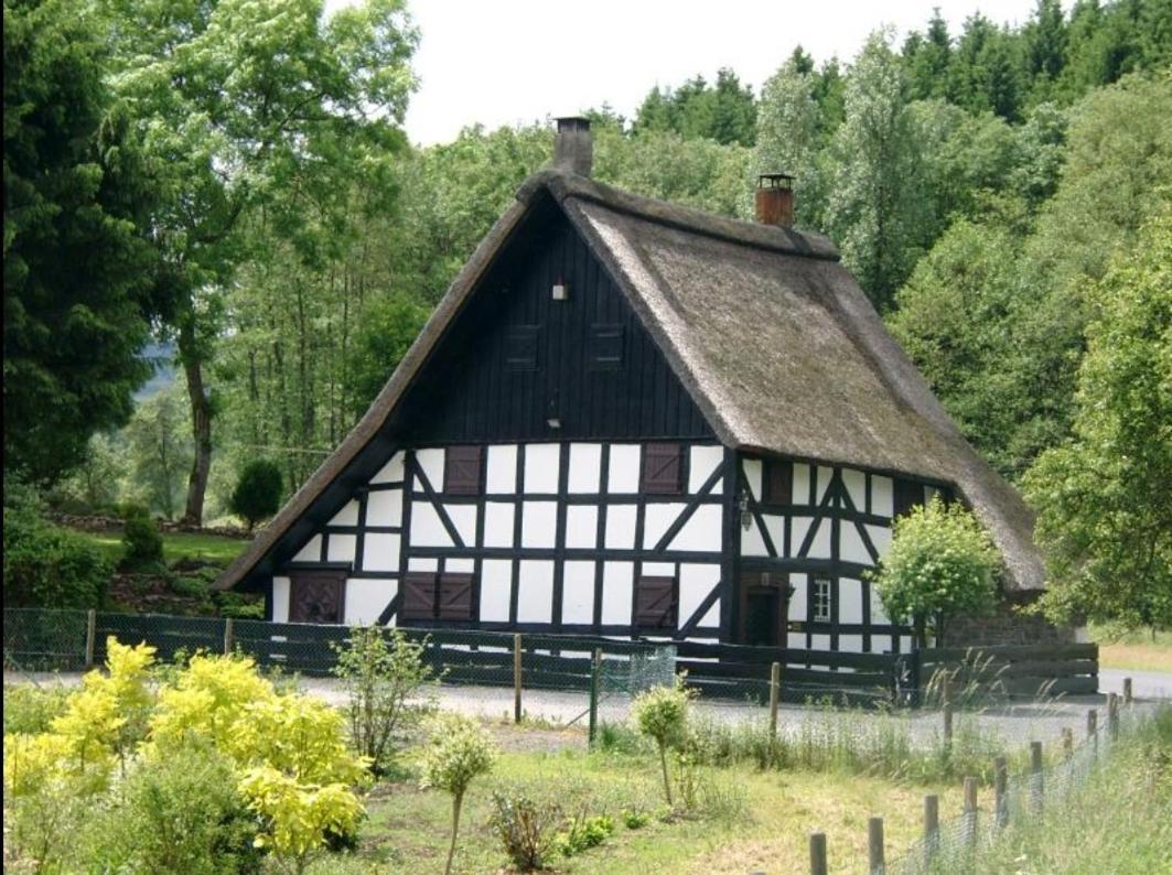 Ferienwohnung Fitness Entspannung Sauna im Westerwald Derschen Exterior foto